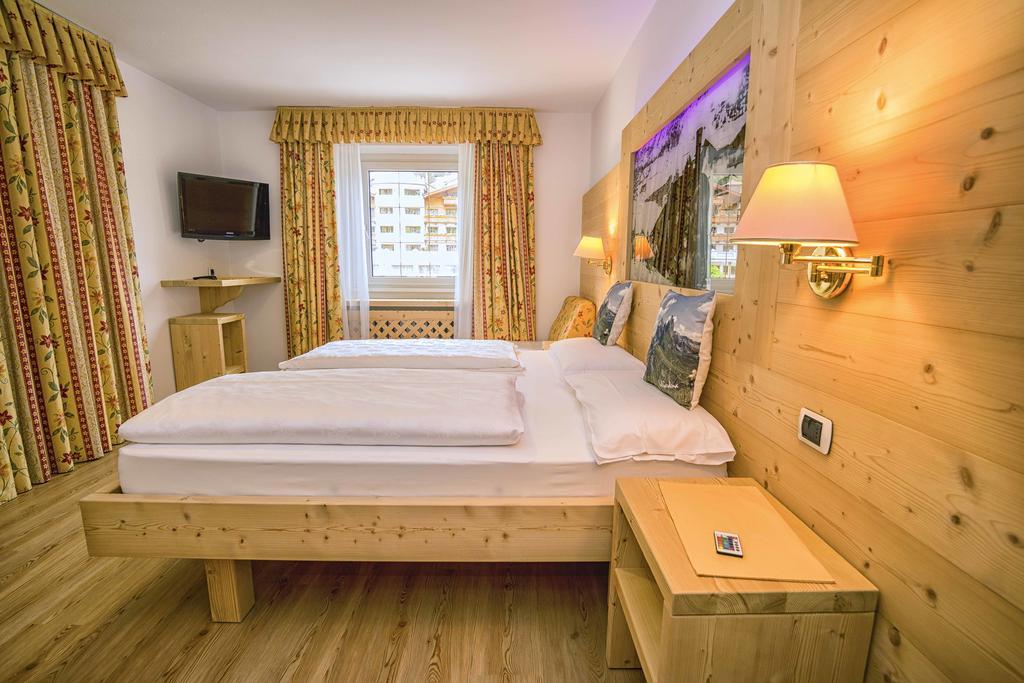 Hotel Garni Snaltnerhof Ortisei Luaran gambar
